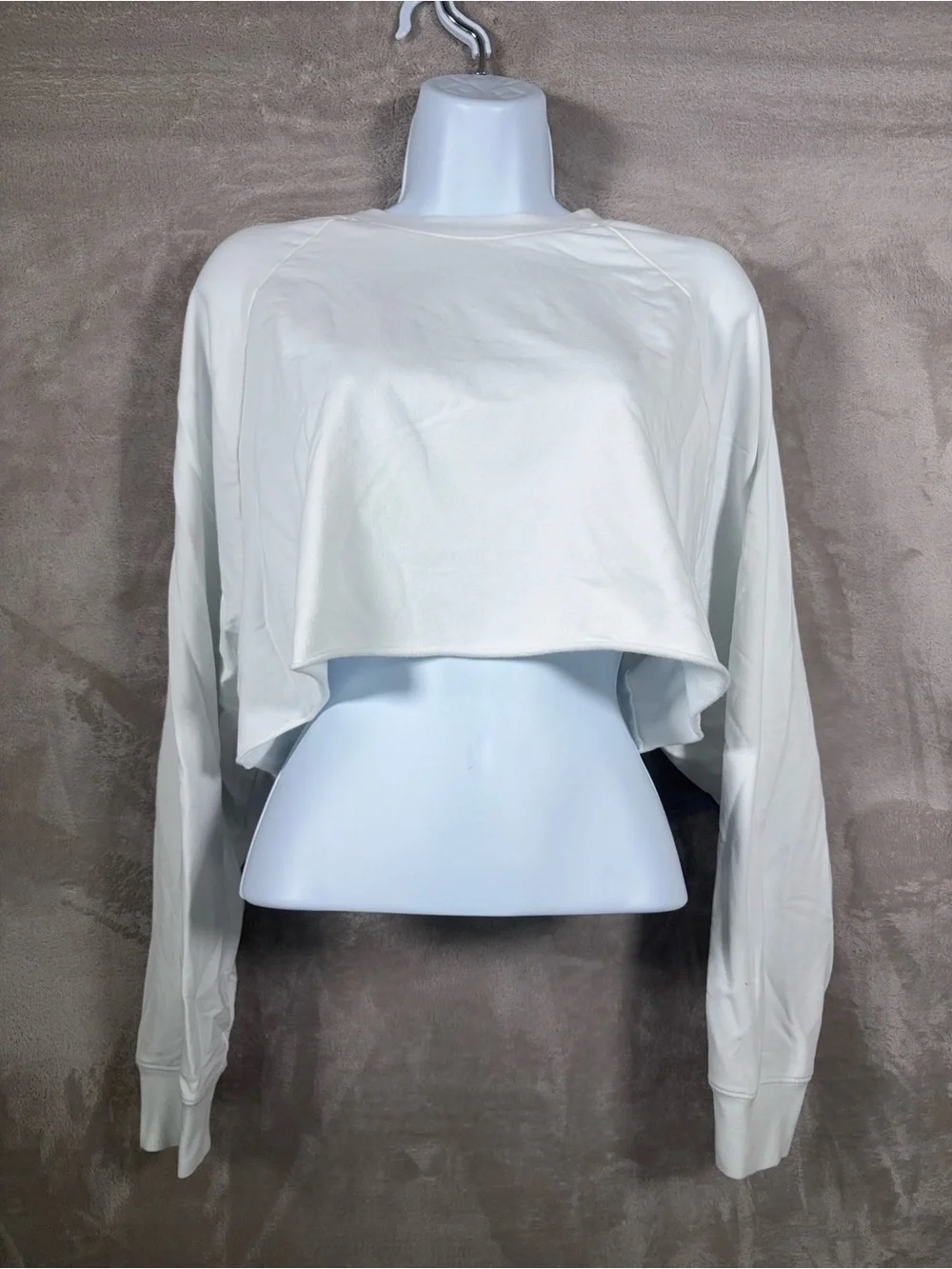 Alo Yoga Cropped Long Sleeve Top Womens Medium White Crewneck
